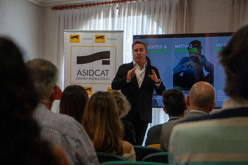 Dimas Gimeno durante su ponencia en ASIDCAT ASIDCAT-katalis-one